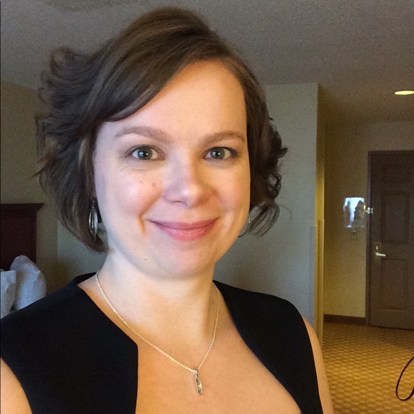 Meet your Posher, Emma - Picture 1 of 1